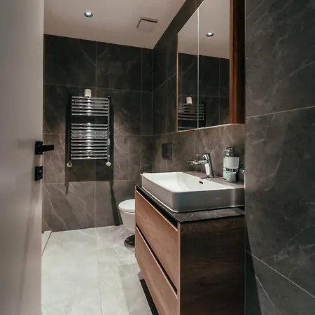 Apartment Bw Symphony *