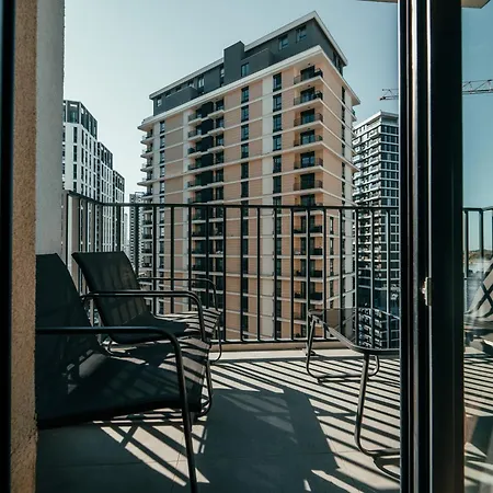 Apartment Bw Symphony