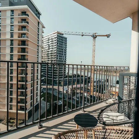 Apartment Bw Symphony *